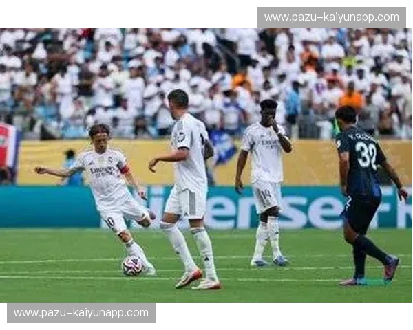 曼城vs皇马：欧冠史诗对决，比分背后的战术博弈与荣耀之争